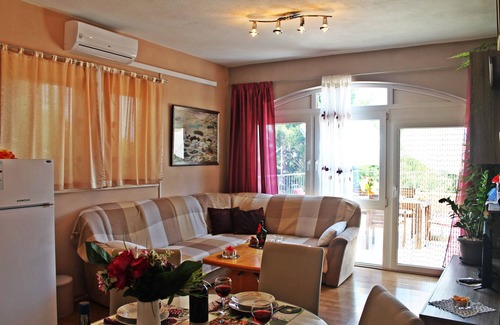 Okrug Gornji Appartement | Grand appartement de forêt, à seulement 450m de la plage, à 4km de la vieille ville de Trogir
