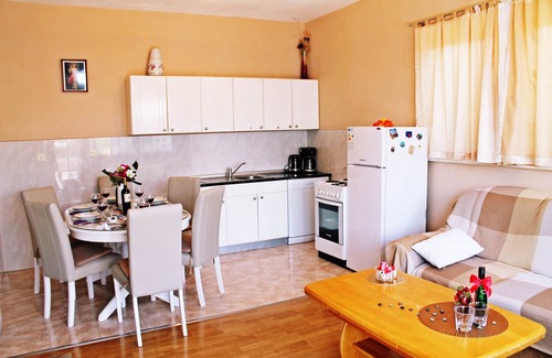Okrug Gornji Appartement | Grand appartement de forêt, à seulement 450m de la plage, à 4km de la vieille ville de Trogir