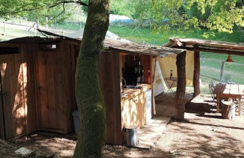 Saint-Eloy-les-Tuileries Cabine | Vaste tente meublée en pleine nature