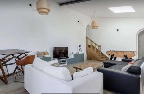 Saint-Genis-les-Ollieres Maison | Large family home with swimming pool