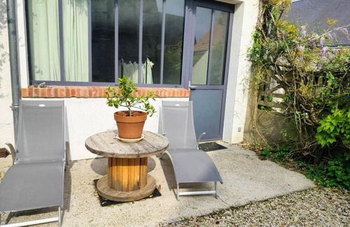 Lestiou Appartement | Large, fully-equipped studio 10 minutes from Chambord, on the Loire cycle route