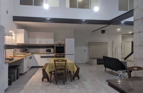 Surgeres Cottage | Grand gîte pour 11 personnes, 5 chambres, proche de La Rochelle