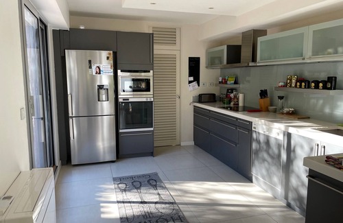 Prado-Perier Appartement | Grand Rez de jardin dans le Carré d'or, plage et ville à pied