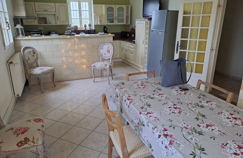 Montazeau Maison | Grand gîte pleine nature Grande capacité Animaux acceptés