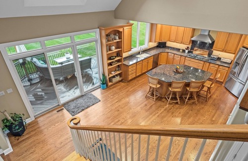 Creamery Maison | Large Families & Groups - Open Floor Plan w/ Spa, Theater, Gym + Video Karaoke!