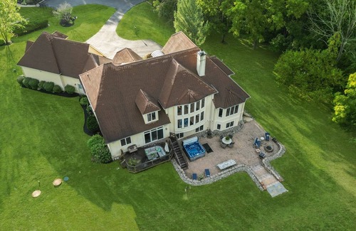 Creamery Maison | Large Families & Groups - Open Floor Plan w/ Spa, Theater, Gym + Video Karaoke!