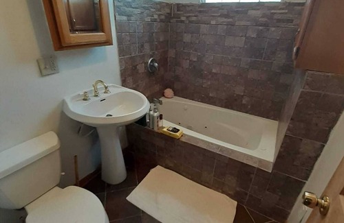 West Englewood Appartement | Large Group Home