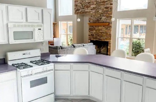 Fox Lake Maison | Large Group Retreat w/ secluded party room and private pool
