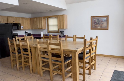 Ghent Chalet De Ski | Winterplace Slope Side Ski in / out. Couchage groupes de 8, 12 ou 26
