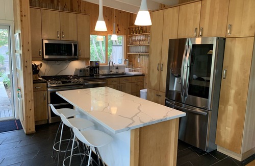 Fire Island Pines Maison | Piscine, bain à remous, terrasse sur le toit avec vue sur la baie! PINES à la maison avec AC et près du port!