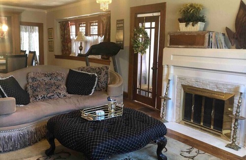 Central Oklahoma City Lit Et Petit-Déjeuner | Large historic home in the heart of OKC!