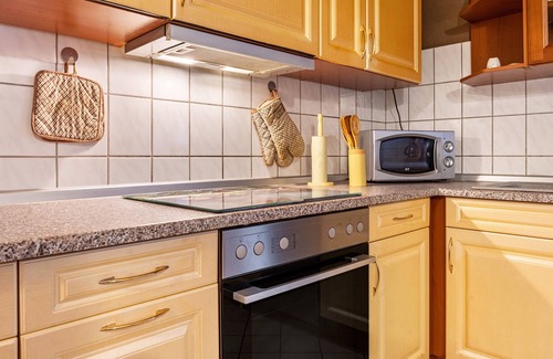 Trollenhagen Appartement | Appartement 'Große Ferienwohnung Mit Garten' avec terrasse privée, jardin privé et Wi-Fi