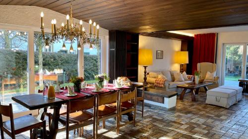 Lenggries Appartement | Large holiday apartment with sauna, terrace, garden and open fireplace