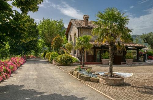 Furlo Maison | Large holiday home in Cagli with pool
