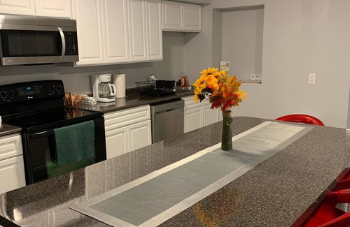 Niagara Falls Maison | Une grande maison peut accueillir jusqu'à 15 personnes à Niagara USA