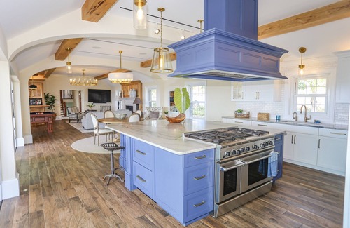 Hamilton Parish Maison | Large home at one of the highest in Tuckerstown, newly renovated.