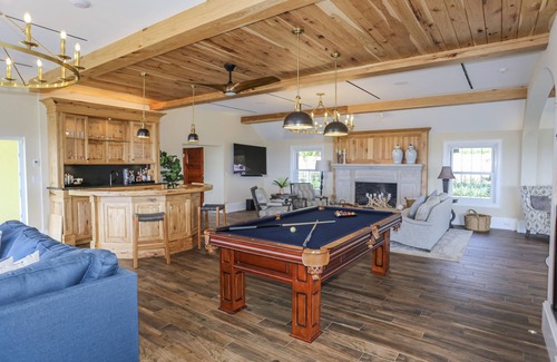 Hamilton Parish Maison | Large home at one of the highest in Tuckerstown, newly renovated.
