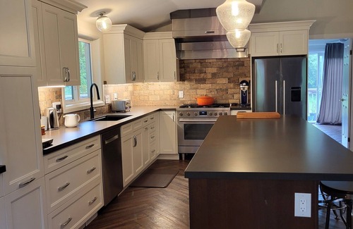 Flesherton Maison | Large Home in Beaver Valley, near beach and Bruce Trail