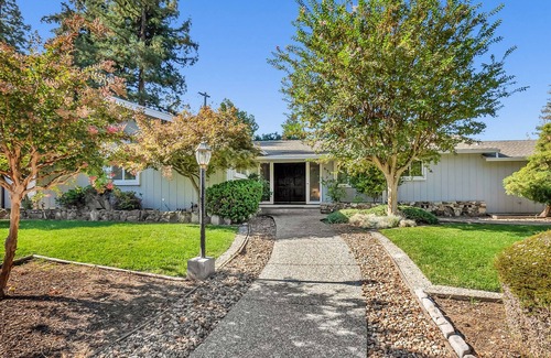 Concord Maison | Large home - Sleeps many 4B/2B