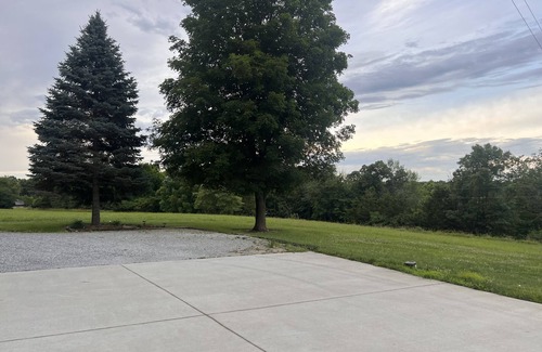 Nauvoo Maison | Large home with 35+ guests : 10 Minutes from Nauvoo