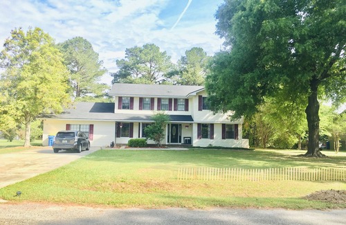 Tifton Maison | Large Home with A Pool & Four Bedrooms