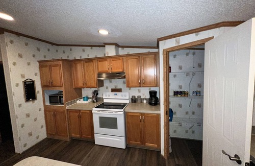 Preston Maison | Large Home with Ample Space for Family and Groups