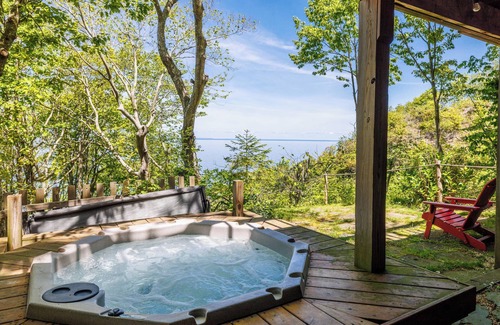 Baiting Hollow Maison | Soyez un avec l'océan dans cette maison de falaise basse avec vue à 180 degrés