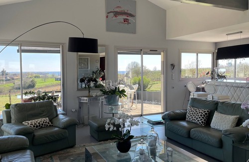 Loupiac Maison | GRANDE MAISON AVEC PISCINE AU MILIEU DES VIGNES