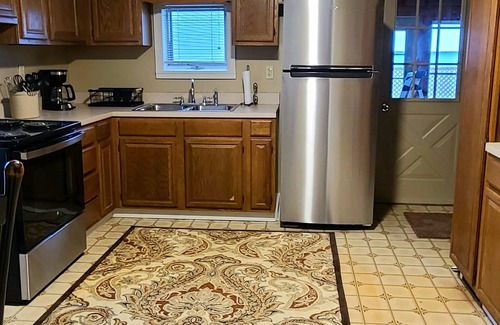 Sidney Center Maison | Large House, 2 Family Units, Sleeps13, 25 min to Oneonta, 50 min to Cooperstown