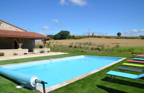 Nojals-et-Clotte Maison | Grande maison 230m², 16 pers, piscine privée et chauffée, 6000m² à la campagne