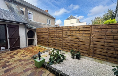 Cholet Maison | Grande Maison, 25 min du Puy du fou, 2min de la gare de Cholet, 6 chambres (12p)