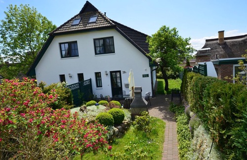 Gross Zicker Maison | Grande maison pour 8 personnes + bébé, terrasse, cheminée + partie de jardin, à proximité de la mer