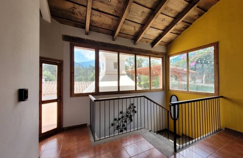 San Juan del Obispo Maison | Large house in Antigua Guatemala with pergola