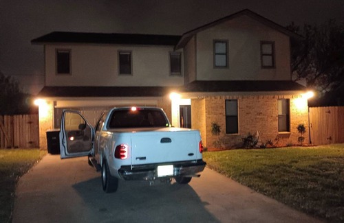 McAllen Maison | Large House in Peaceful McAllen. Large Pool, 10th/Trenton. Perfect Location