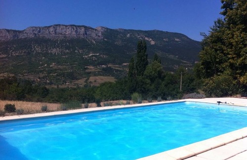 Cornillac Maison | Grande maison de caractère, Drôme Provençale, Tranquillité, 12 personnes;