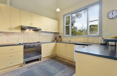 Queenscliff Maison | Large House on Wharf Street