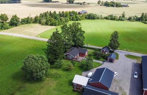 Kallby Maison | Large house surrounded by idyllic pastures, a short distance from Lake Vänern
