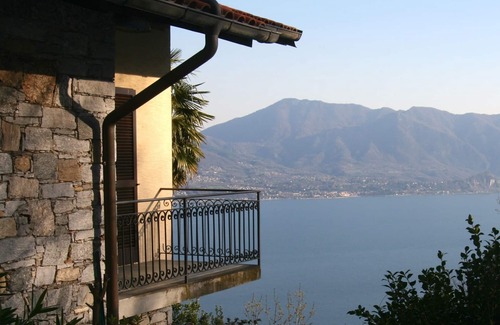 Piancassone Maison | Grande maison avec jardin et vue imprenable sur le lac Majeur