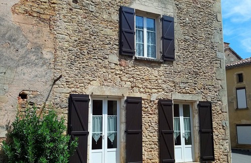 Lacapelle-Biron Maison | Grande maison avec loggia et cheminée