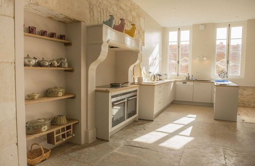 Tonnerre Maison | Grande maison avec jardin pour séjour entre amis ou en famille.