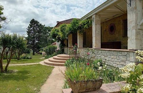 Castella Maison | Large house with pool, terraces and garden - Relaxation in the countryside.