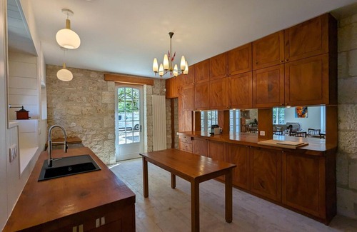 Pranzac Cottage | Large house with private pool, wifi, pets allowed for 15 guests.