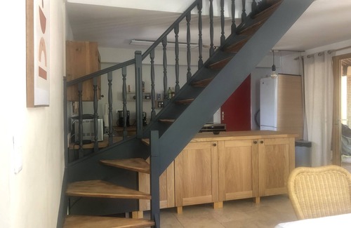 Euzet-les-Bains Maison | Grande Maison, avec piscine, idéale pour 2 ou 3 familles.
