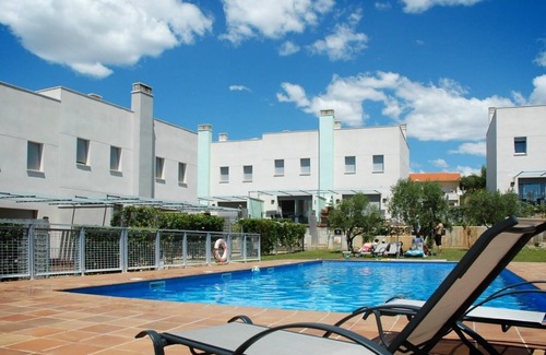 Creixell Villa | Grandes maisons avec terrasse et piscine pour 6 personnes. Réf.via augusta-6