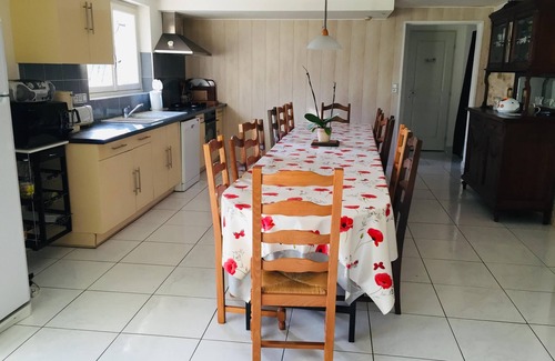 Creysse Villa | Grande Maison indépendante avec accès Handicap. Piscine , Parking ,privé.
