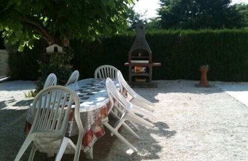Creysse Villa | Grande Maison indépendante avec accès Handicap. Piscine , Parking ,privé.