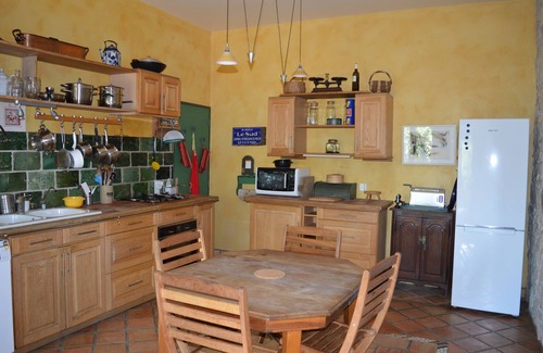 Vacquieres Maison | Grande maison de village independante avec jardin