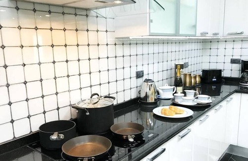 Khlong Ton Sai Copropriété | Large Luxury Riverside Penthouse. 5 Star hotel area, close to Skytrain,