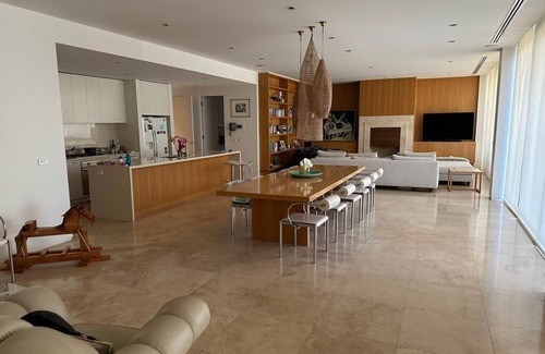 Caulfield North Maison | Large luxury home in great inner Melbourne location
