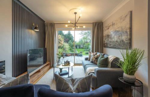 Olton Maison | Large Luxury Solihull 5 Bedroom House - The Residence - Close to NEC - Sleeps 9